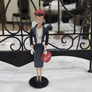 ASHTON-DRAKE GALLERIES "CLASSIC BARBIE ORNAMENT" FROM the 1995 COLLECTION